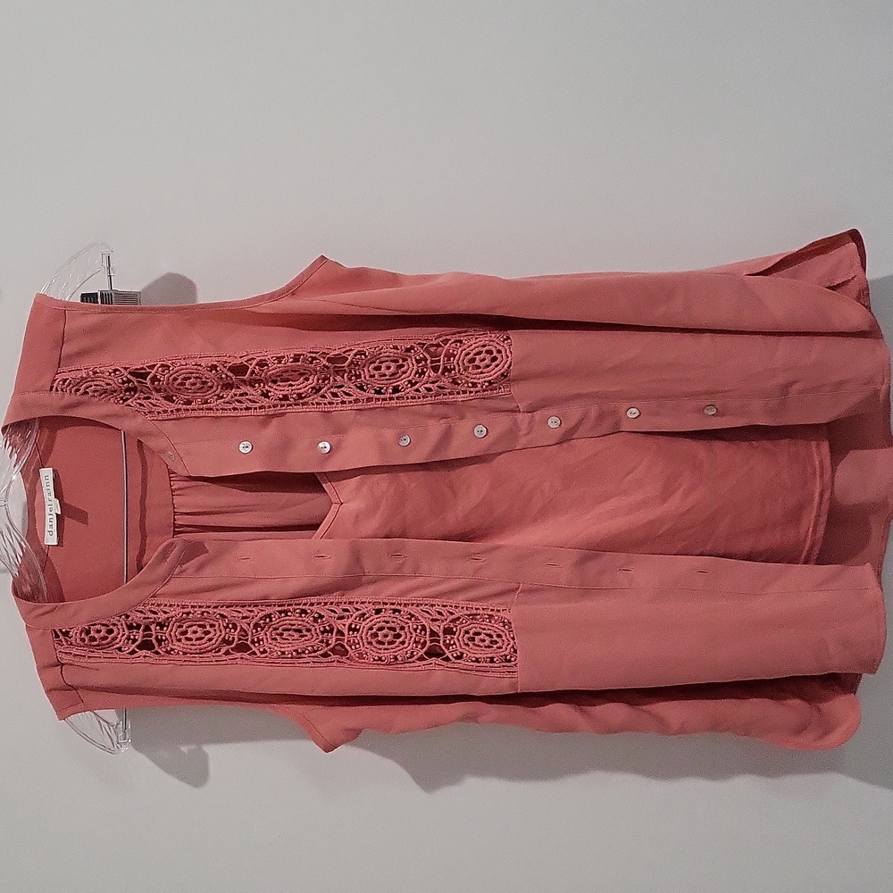 Sleeveless top